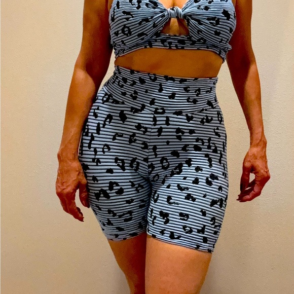 Samba Stripe Two Piece Set - Picture 4 of 9